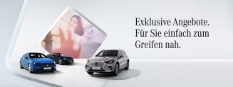 
Drei Mercedes-Benz Fahrzeuge stehen nebeneinander, im Hintergrund zeigt ein Bild eine Frau, die mit der Hand nach vorn greift. Rechts der Text: &sbquo;Exklusive Angebote. F�r Sie einfach zum Greifen nah.&lsquo;
