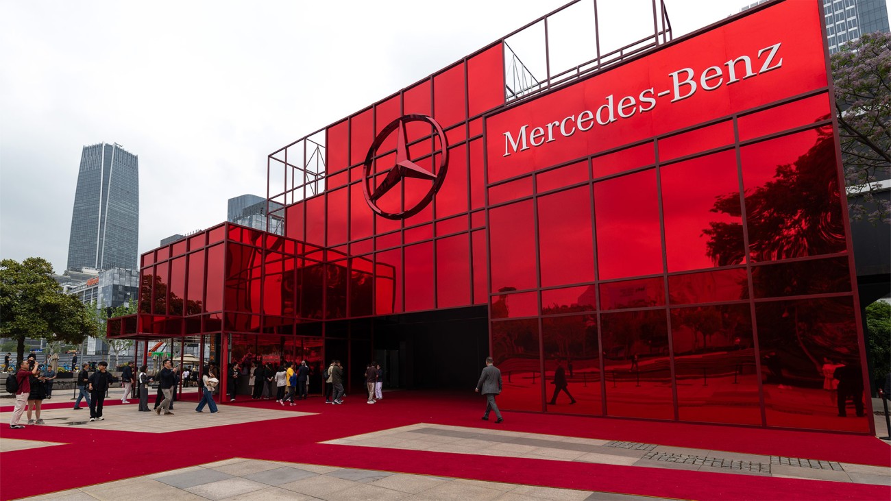 
			Der Mercedes-Benz-Bereich auf der Automobilmesse Auto Shanghai in der Au�enansicht.
		