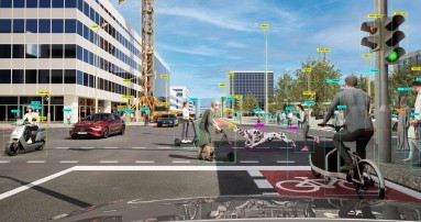 
					  Blick durch eine Frontscheibe auf ein vielfltiges Verkehrsgeschehen. Wir sehen Fahrzeuge, Menschen, die ber die Strae gehen, Radfahrende und diverse weitere Objekte, die markiert sind.
					  