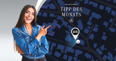 
					  Eine br�nette Frau auf der linken Seite deutet mit dem Zeigefinger in die andere Bildh�lfte. Dort ist ein Fahrzeug auf der Navigationskarte der Mercedes-Benz App zu sehen.
					  