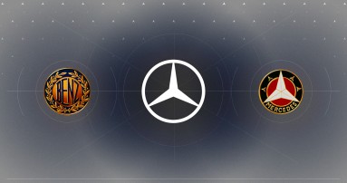 
					  Vor einem grauen Hintergrund mit Starpattern sind drei Mercedes-Benz Logos abgebildet: Links das golden umrahmte Benz-Markenzeichen mit dem Schriftzug &bdquo;BENZ&ldquo; und Lorbeerkranz von 1909, in der Mitte der neue zweidimensionale Stern 2025 und rechts der golden gl�nzende dreidimensionale Daimler-Dreizack-Stern von 1909.
					  