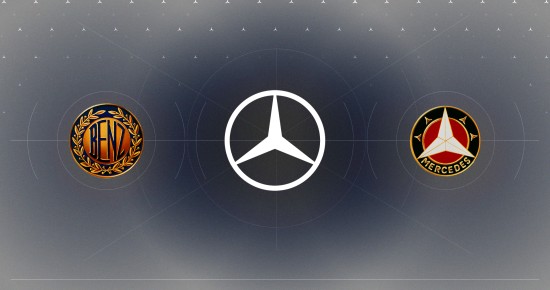 
					  Vor einem grauen Hintergrund mit Starpattern sind drei Mercedes-Benz Logos abgebildet: Links das golden umrahmte Benz Markenzeichen mit dem Schriftzug &bdquo;BENZ&ldquo; im Lorbeerkranz von 1909, in der Mitte der neue zweidimensionale Stern von 2025 und rechts der golden gl�nzende dreidimensionale Daimler-Dreizack-Stern von 1909.
					  