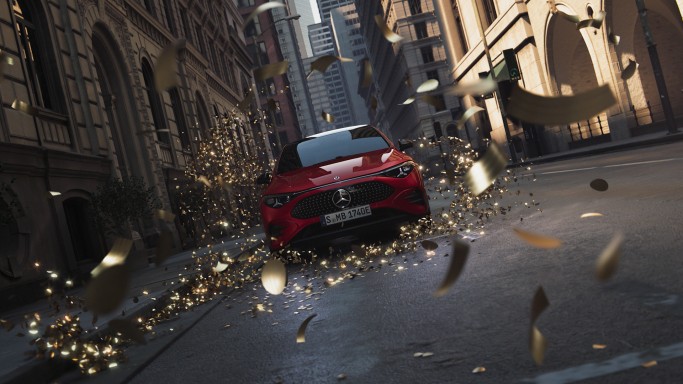
				Ein roter CLA  f�hrt dynamisch durch eine st�dtische Stra�e. Um das Fahrzeug wirbeln zahlreiche goldene Partikel und Lichtreflexe, die eine kraftvolle und festliche Atmosph�re erzeugen.
				