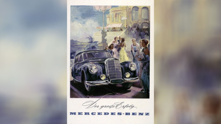 
			Eine gemalte Werbeanzeige von Mercedes-Benz aus dem Jahr 1952, auf dem festlich gekleidete Menschen um den Mercedes-Benz Typ 300 stehen, am unteren Bildrand ist der Slogan „Der groe Erfolg“ zu lesen.
		